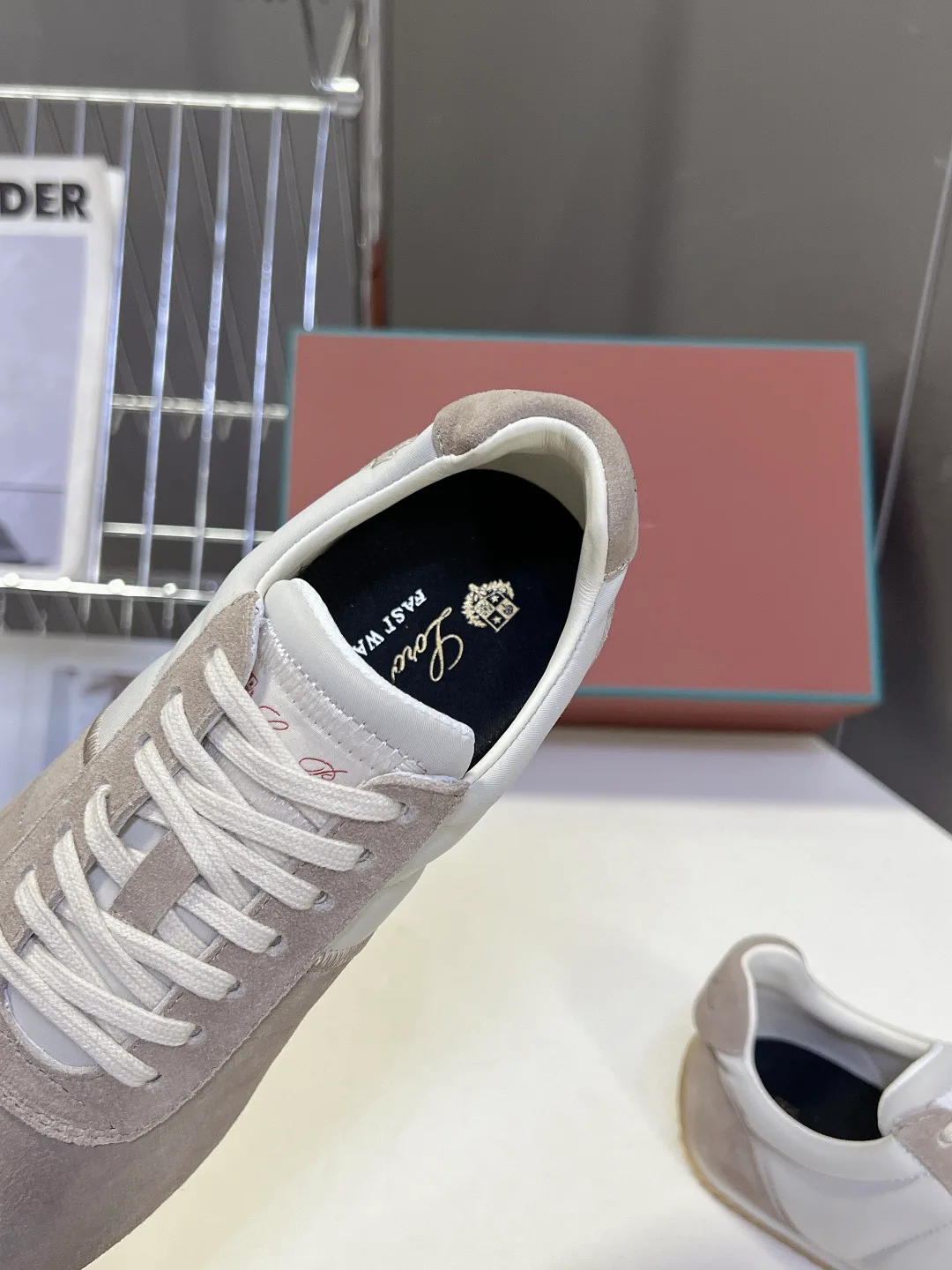 Women's Sneakers LORO PIANA 17449335