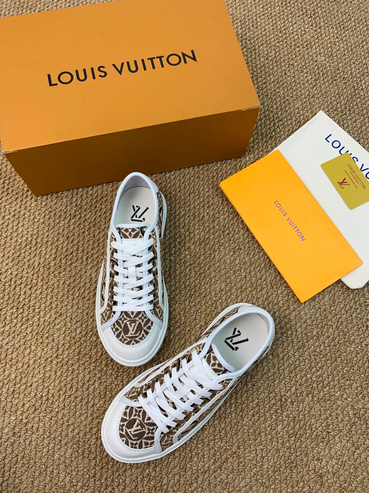 Women's Sneakers LOUIS VUITTON 17545200