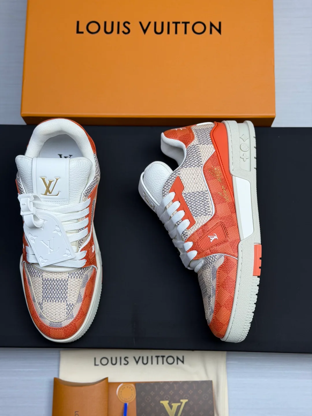 Women's Sneakers LOUIS VUITTON 17865133