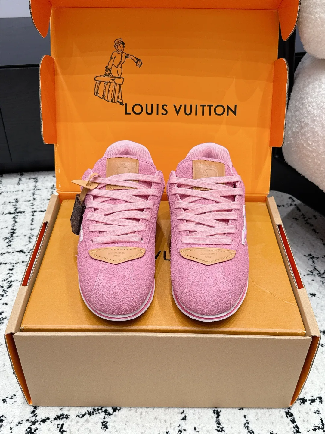 Women's Sneakers LOUIS VUITTON 18406465