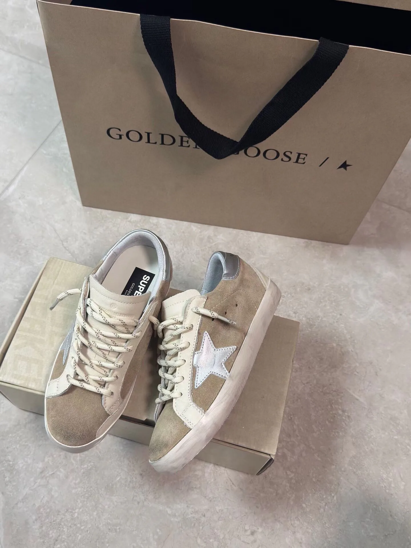 Women's Sneakers GOLDEN GOOSE 18265607