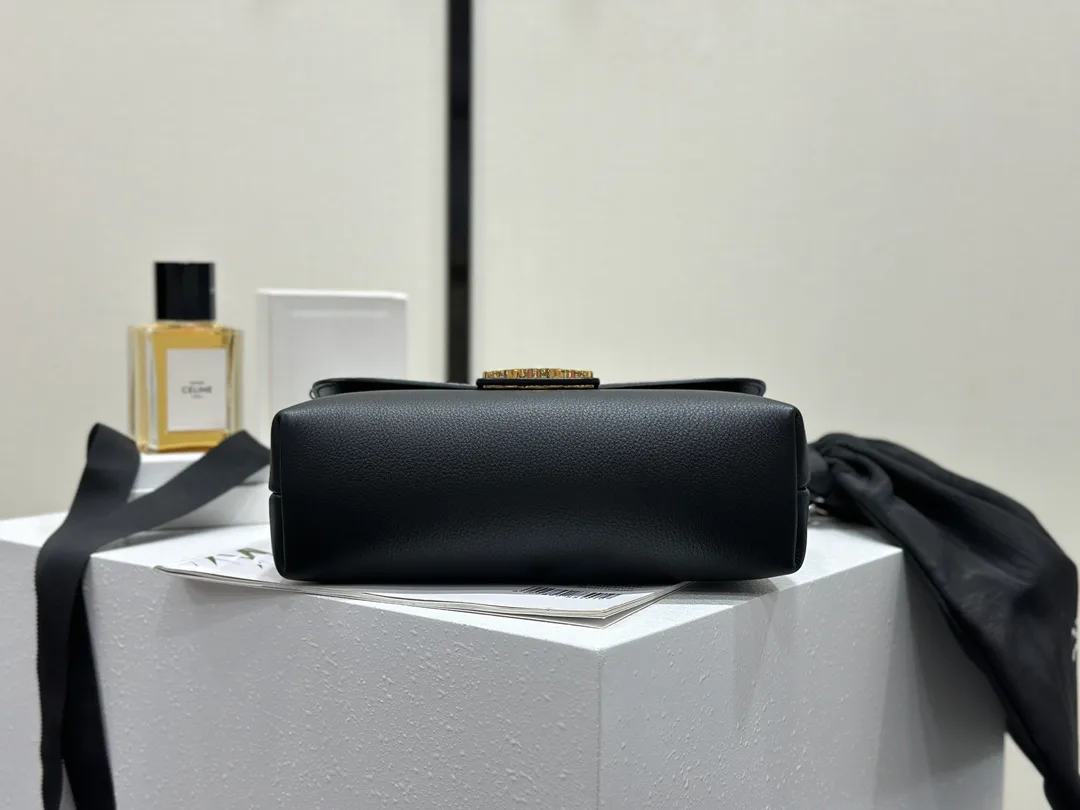 Women's Classic Handbags CELINE 18210847