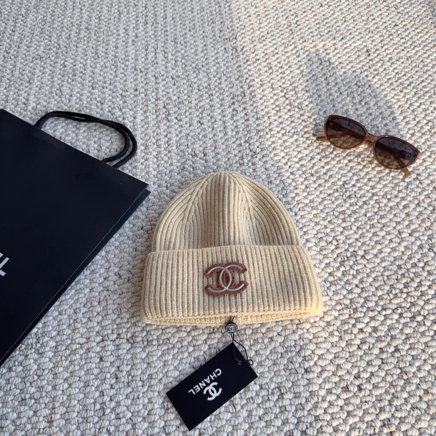 Hats CHANEL 18450124