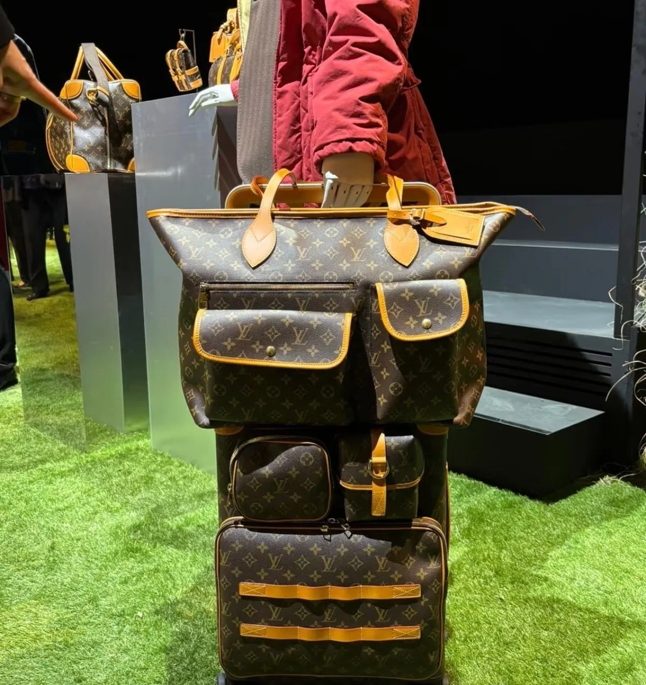 Women's Classic Handbags LOUIS VUITTON 17838914
