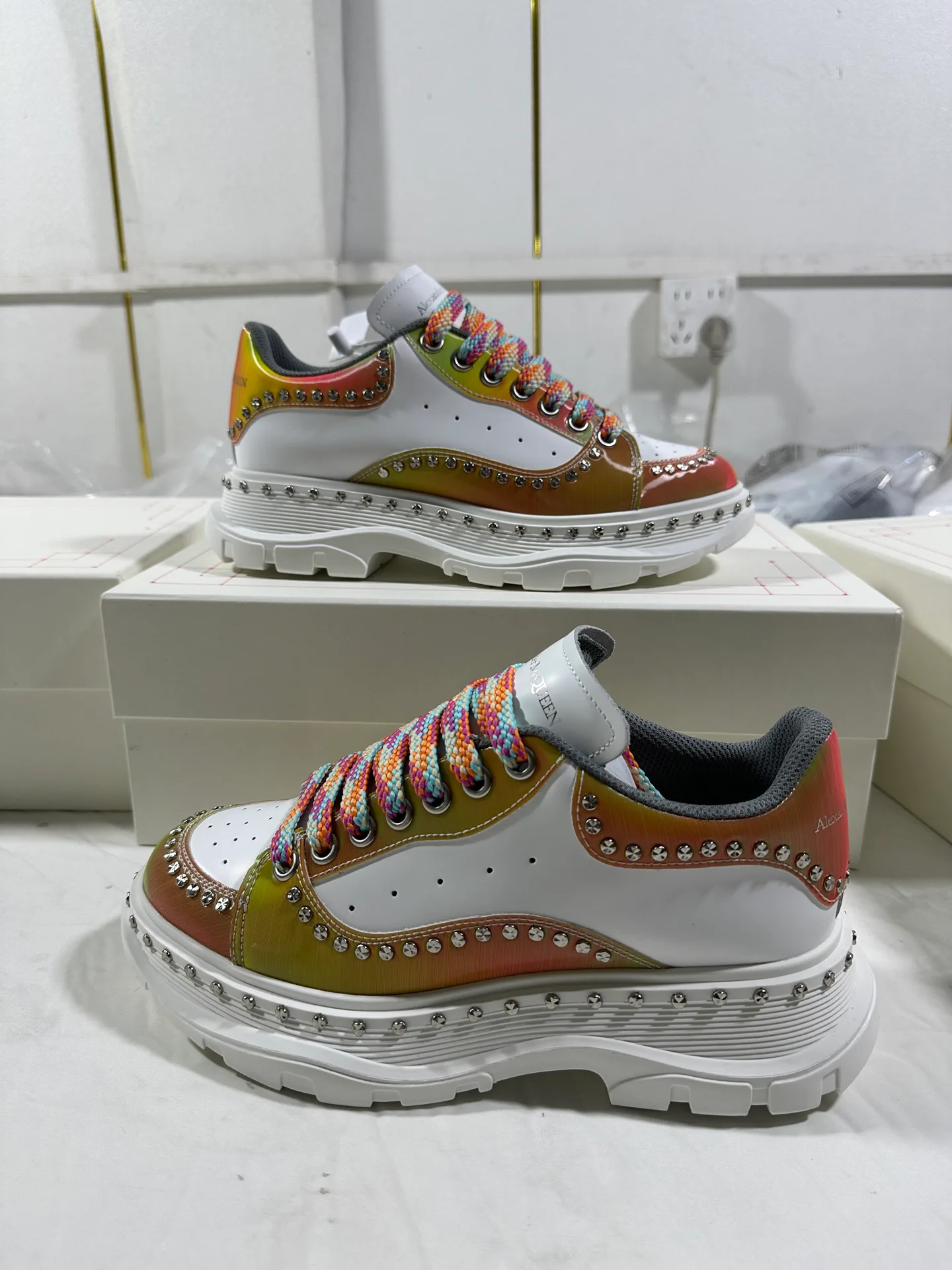 Women's Sneakers ALEXANDER MCQUEEN 18465099