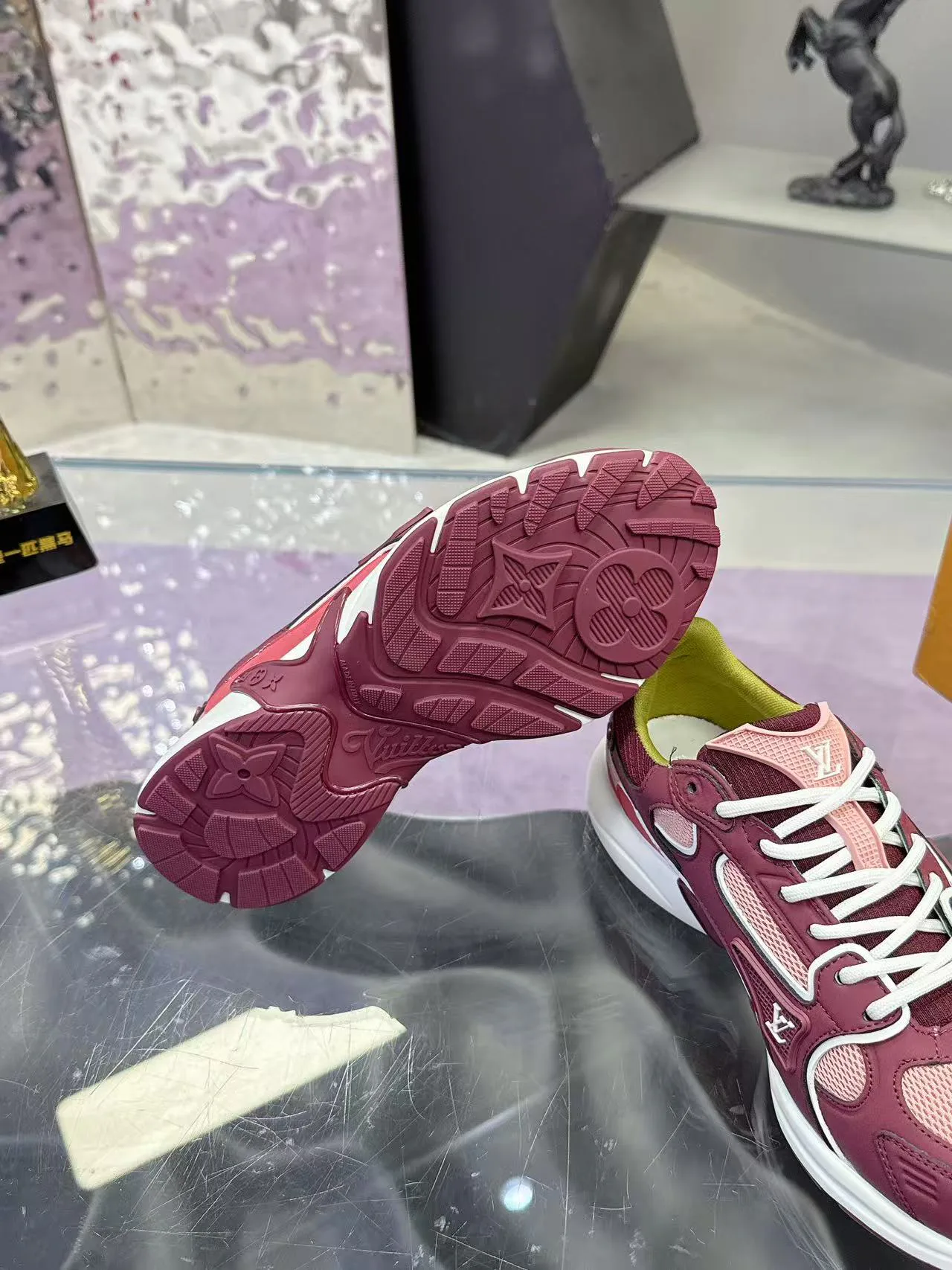 Women's Sneakers LOUIS VUITTON 17530424