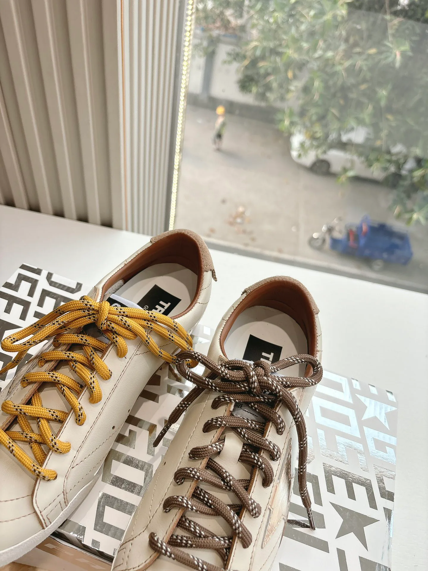 Women's Sneakers GOLDEN GOOSE 17572245