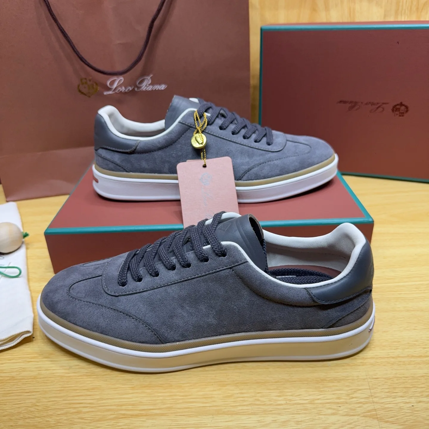 Women's Sneakers LORO PIANA 18263650