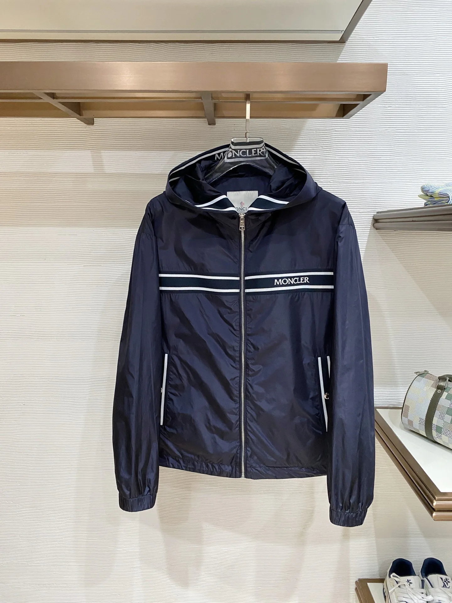 Men's Jackets And Down Jackets MONCLER 18510166