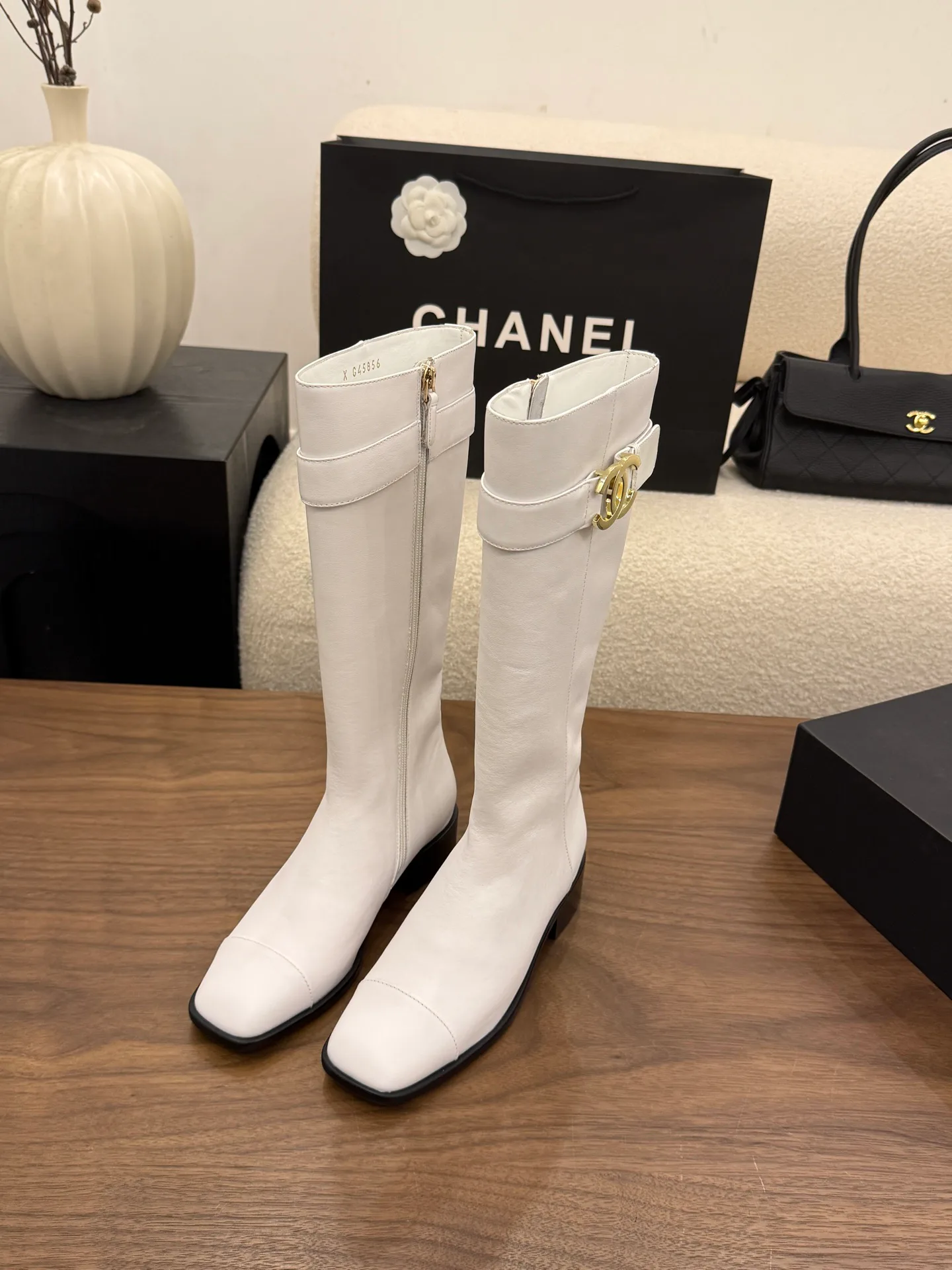 Women's Boots CHANEL 18323418