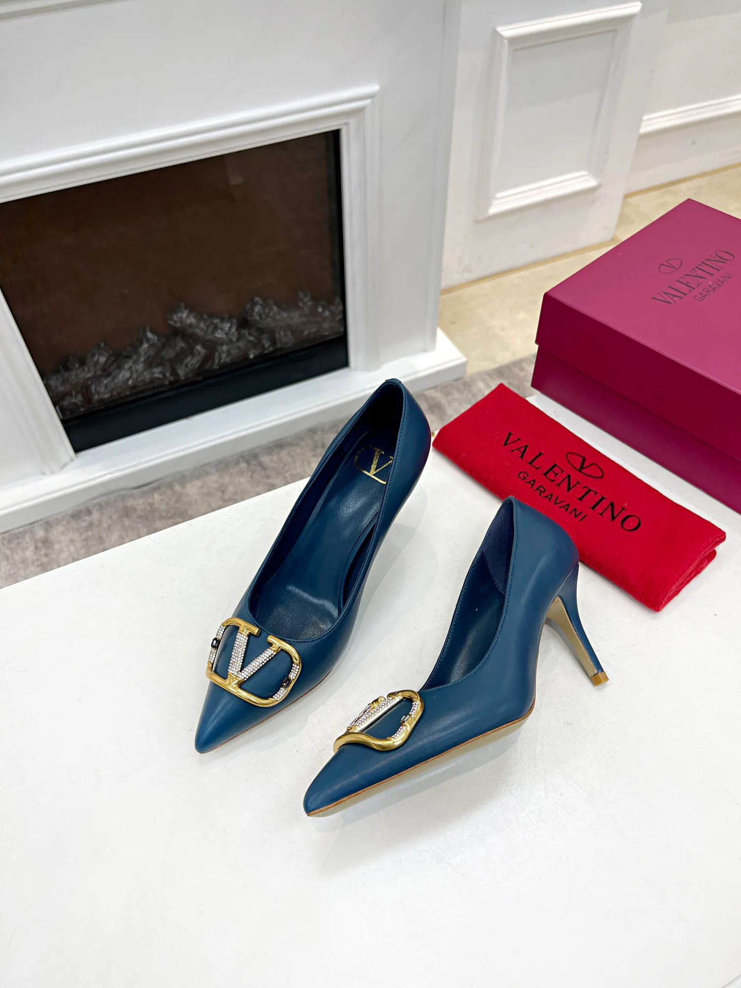 Women's Heels VALENTINO 17956837