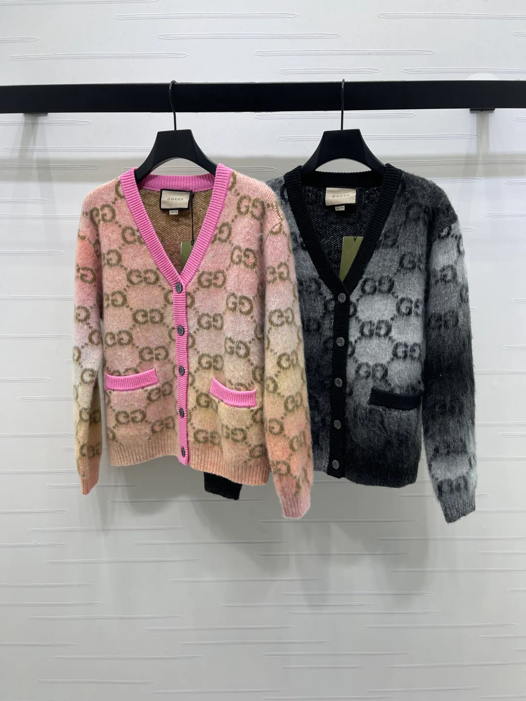 Women's Jumpers And Sweaters GUCCI 18437200