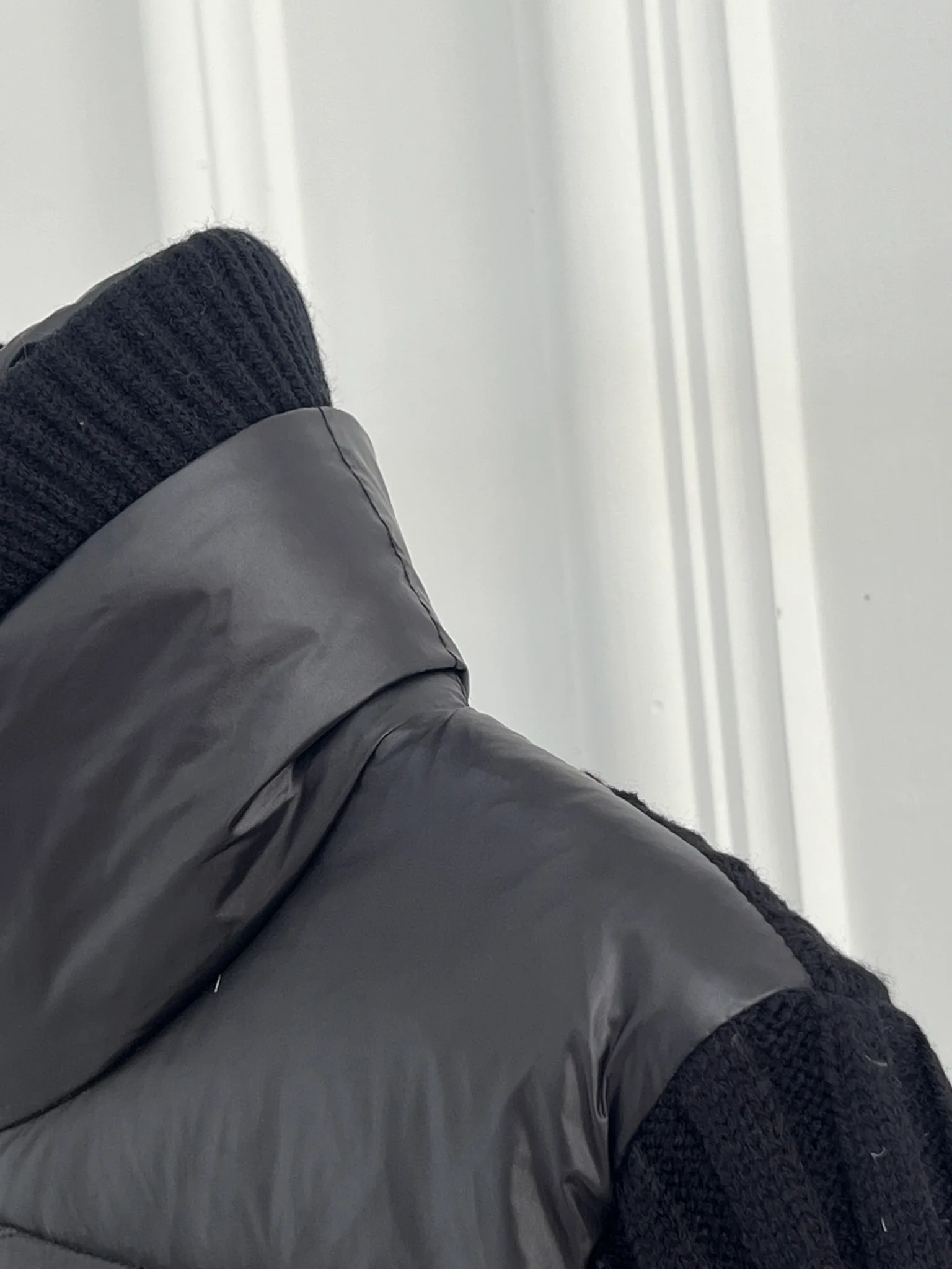 Women's Jackets And Down Jackets MONCLER 18416277