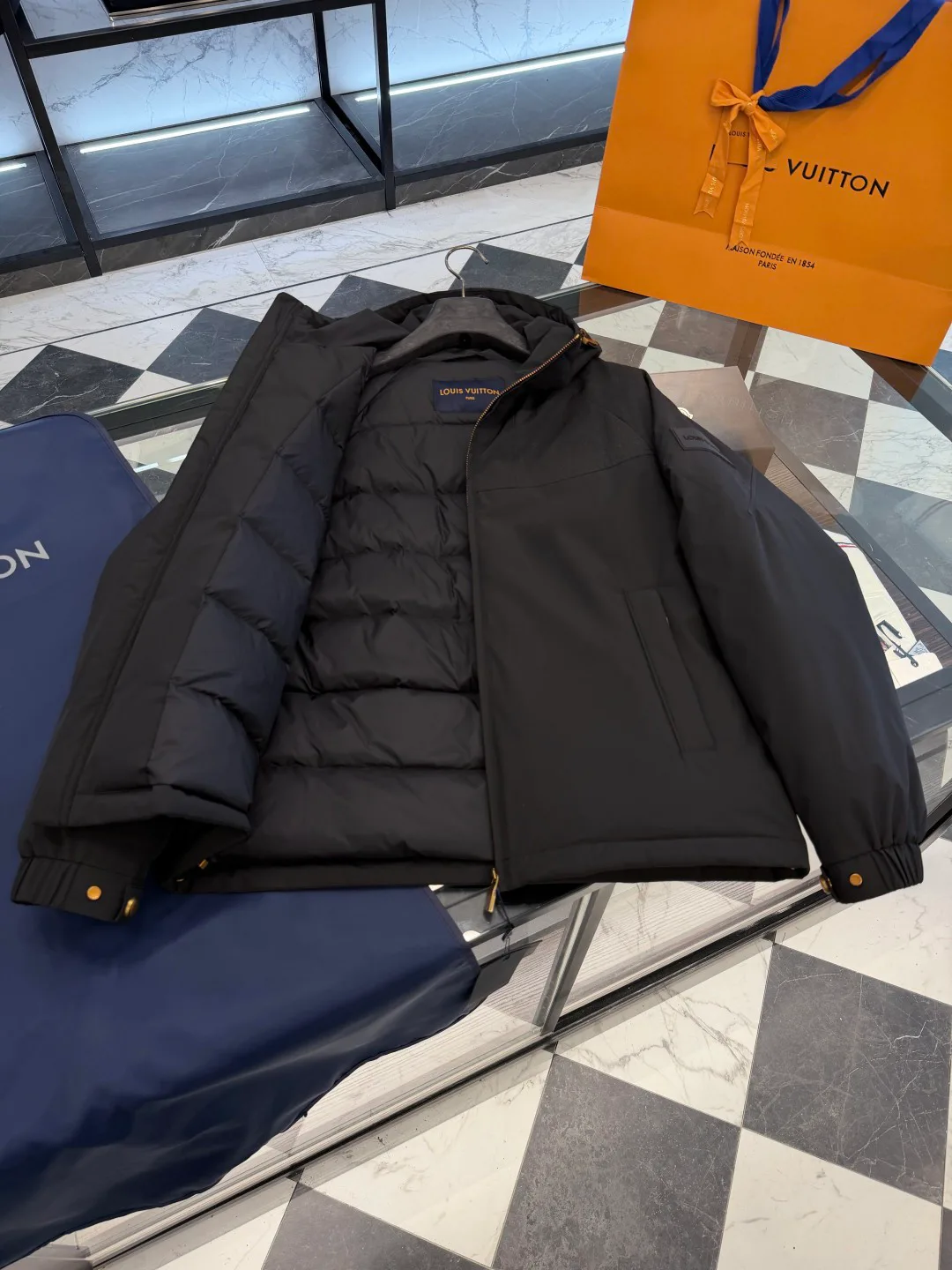 Women's Jackets And Down Jackets LOUIS VUITTON 18007716