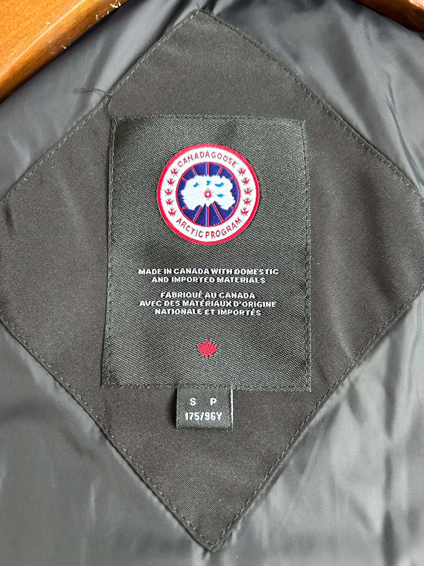 Men's Jackets And Down Jackets CANADA GOOSE 18007333