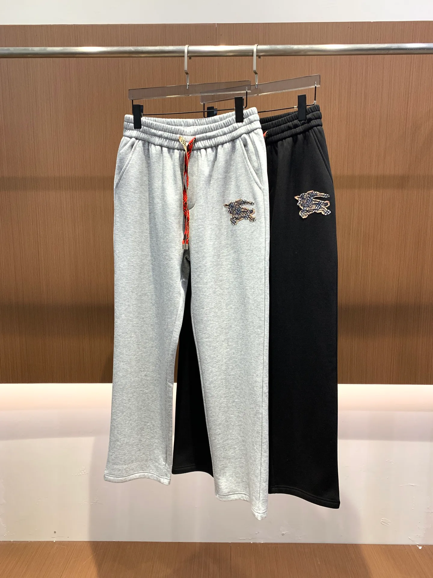 Men's Trousers BURBERRY 17920664