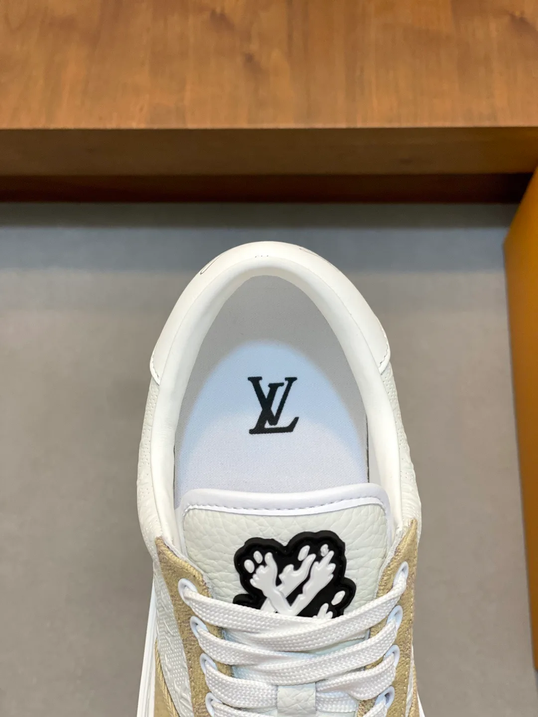 Men's Sneakers LOUIS VUITTON 17934209