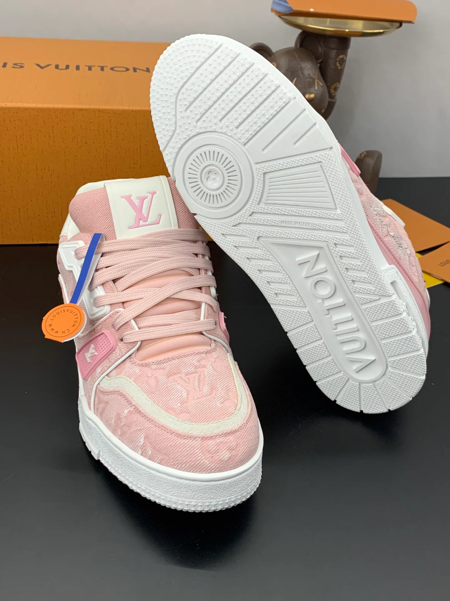 Women's Sneakers LOUIS VUITTON 17545274