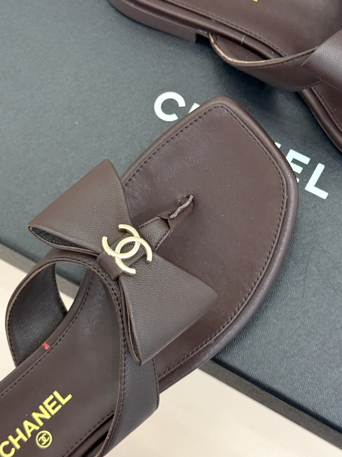 Women's Flip-Flops CHANEL 16965744