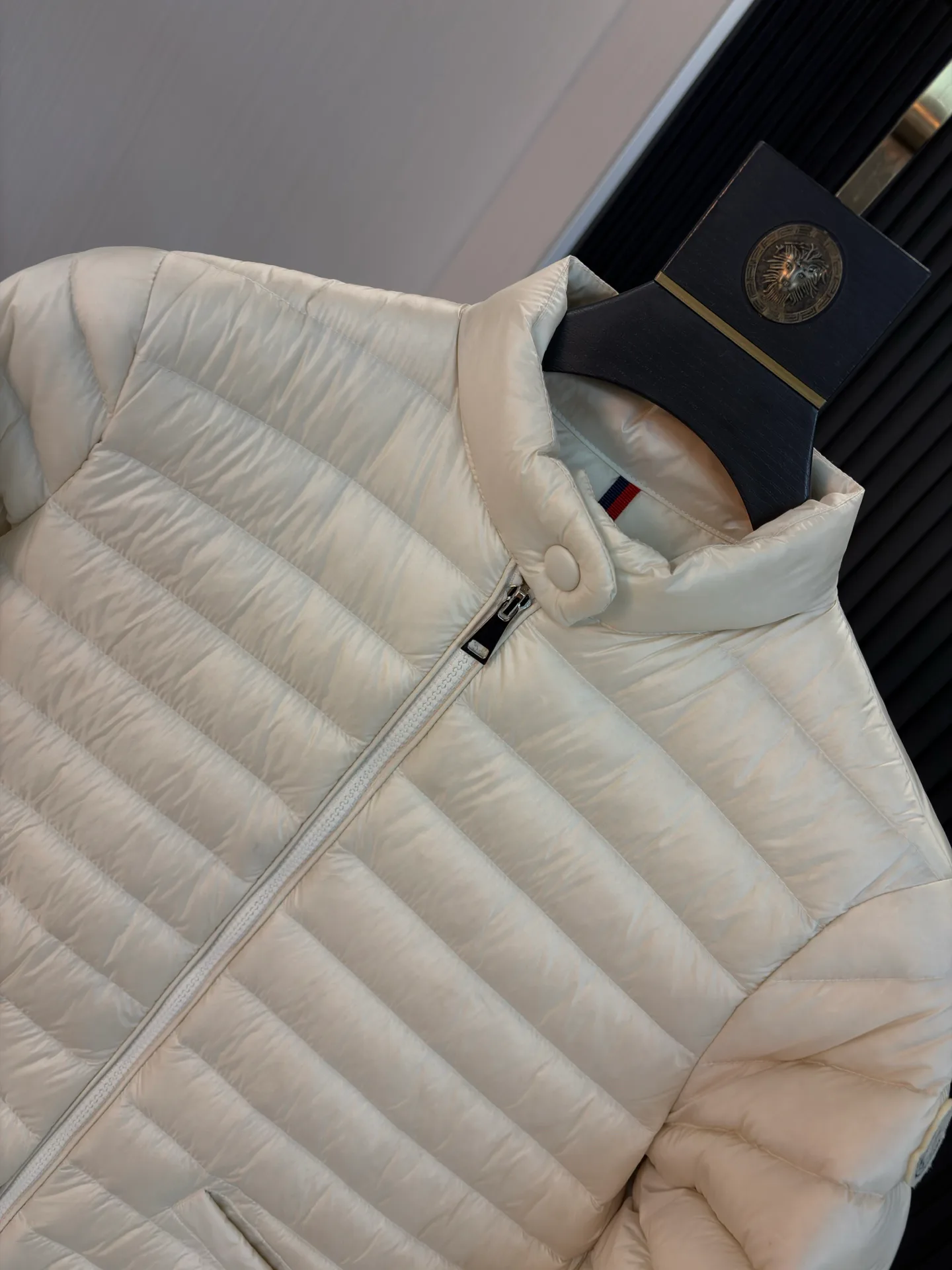 Men's Jackets And Down Jackets MONCLER 17908034