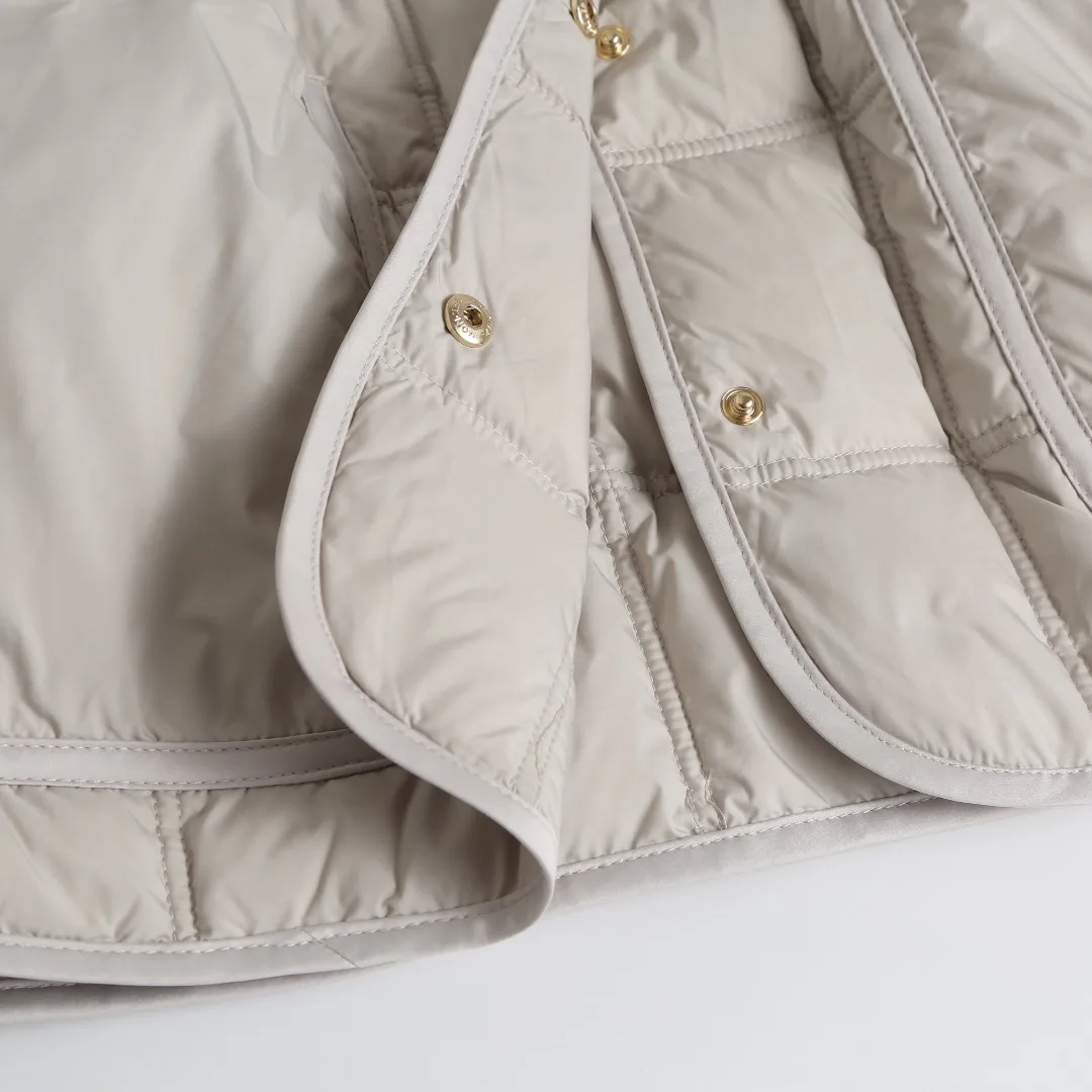 Women's Jackets And Down Jackets MONCLER 17883648