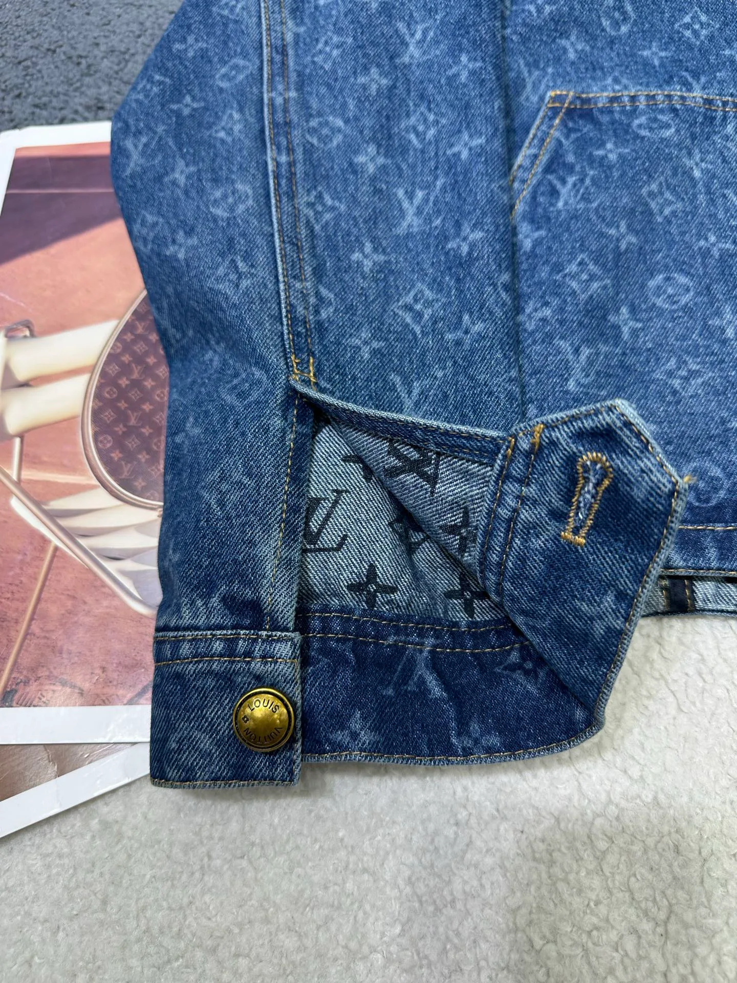 Women's Jackets And Down Jackets LOUIS VUITTON 18483794