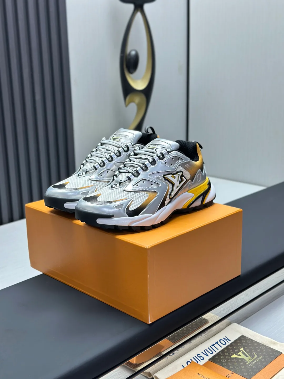 Men's Sneakers LOUIS VUITTON 18211981