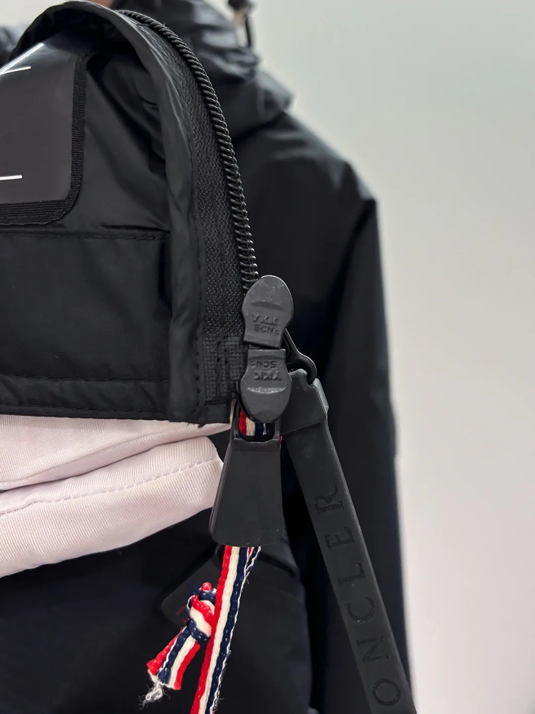 Куртки И Пуховики Мужские Moncler 18596617