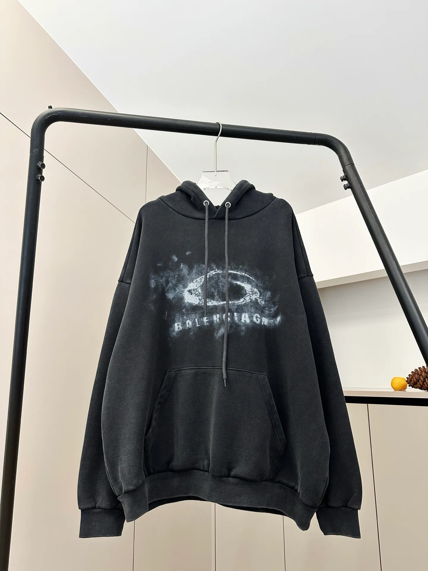 Men's Sweatshirts And Hoodies BALENCIAGA 18411479