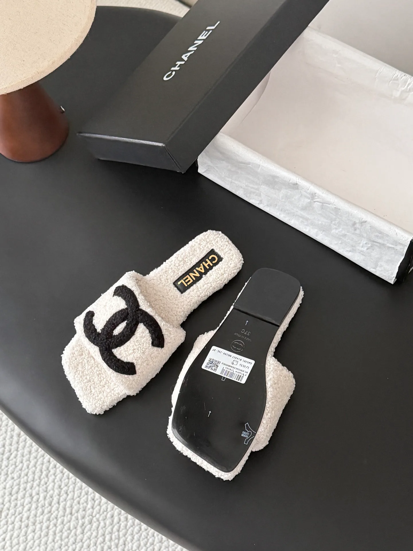 Women's Slippers CHANEL 18154259