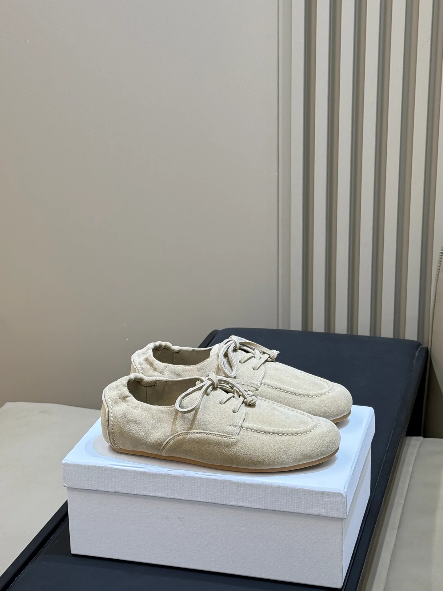 Women's Loafers And Moccasins CELINE 18073383