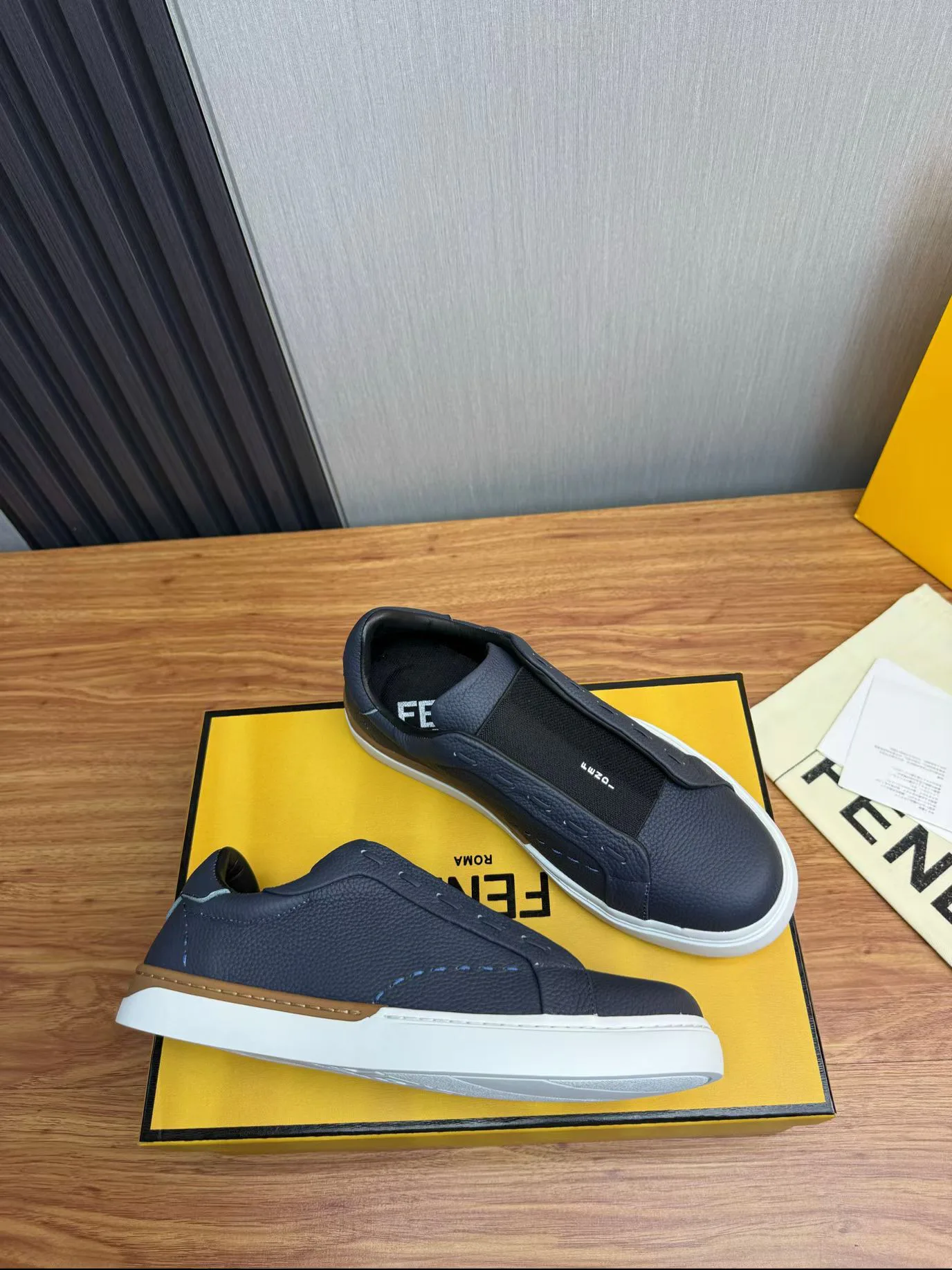 Men's Sneakers FENDI 18103056