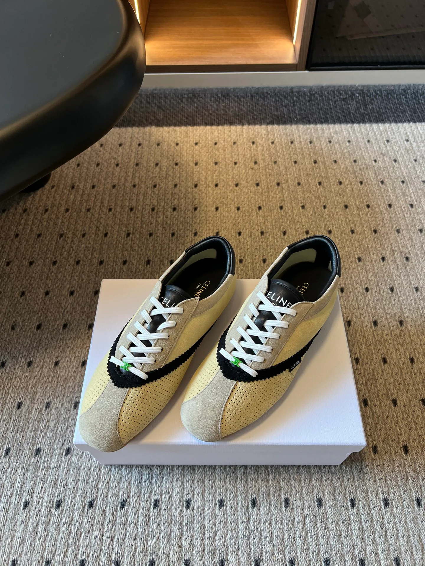 Women's Sneakers CELINE 18120883