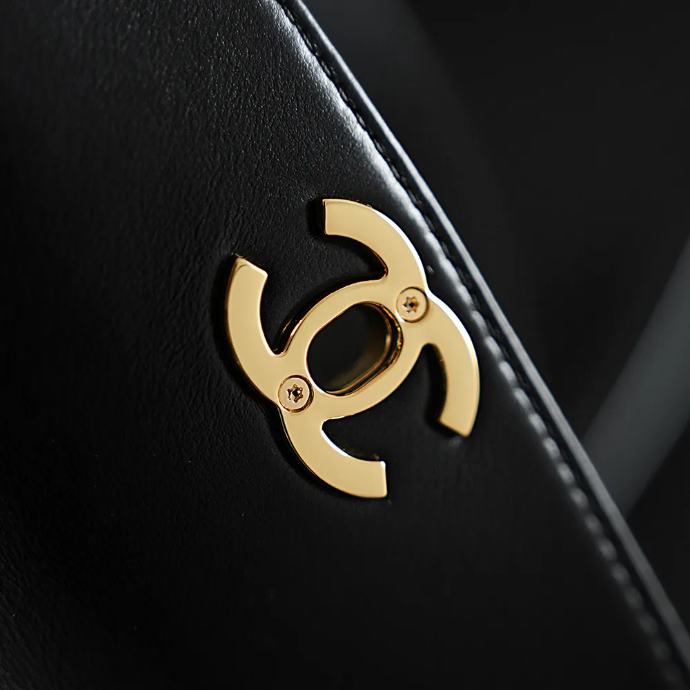 Women's Classic Handbags CHANEL 17823660
