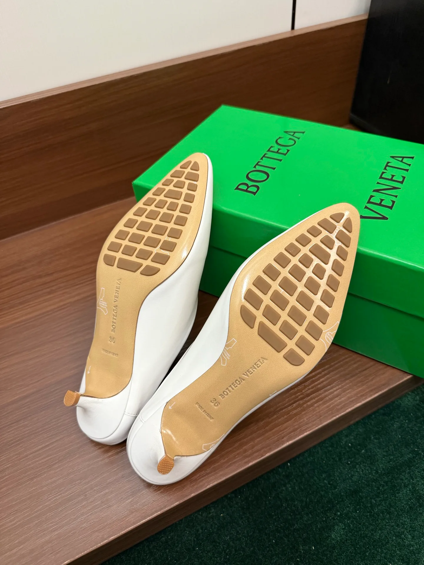 Women's Mules And Clogs BOTTEGA VENETA 17816994