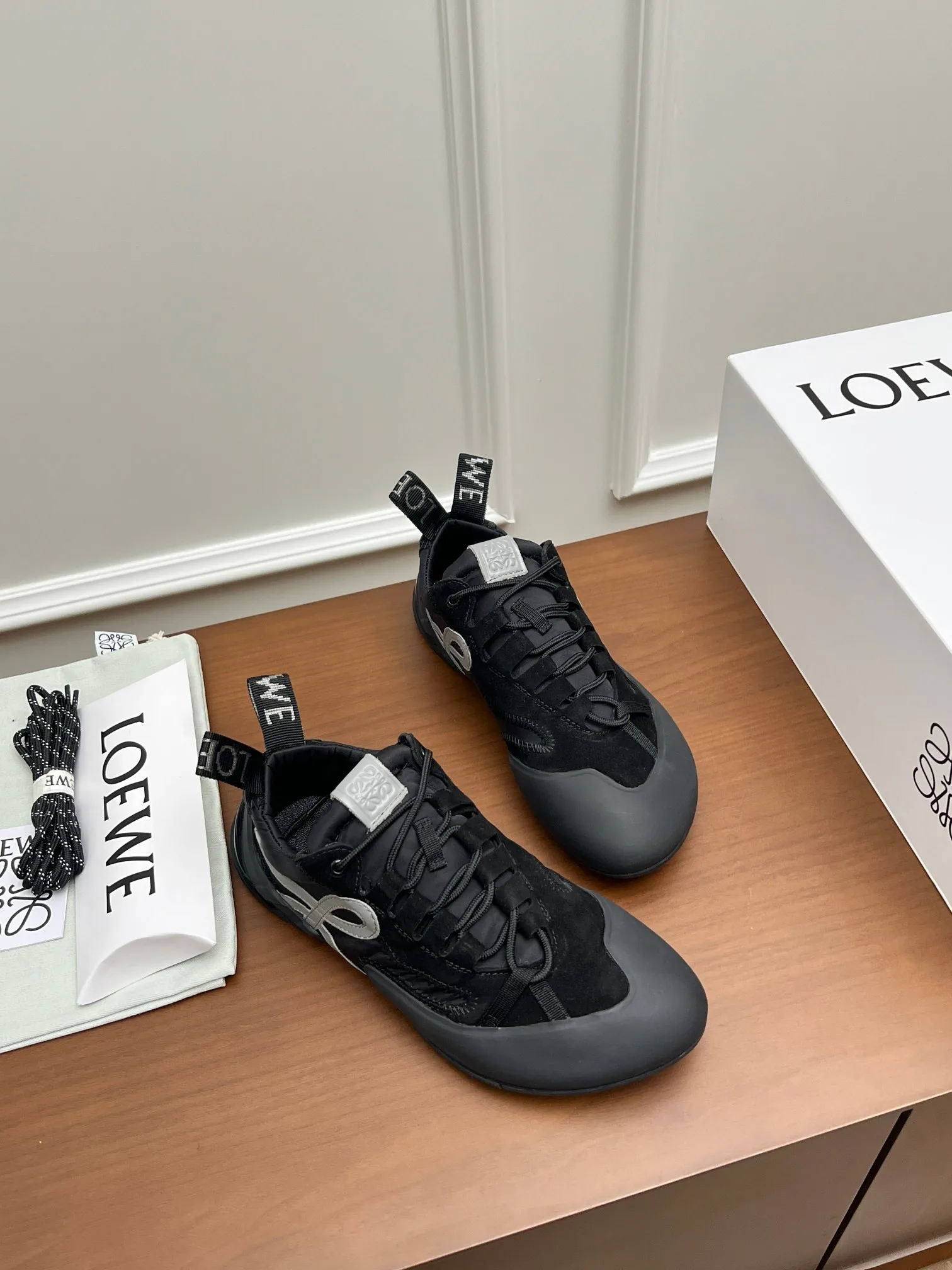 Women's Sneakers LOEWE 17796885