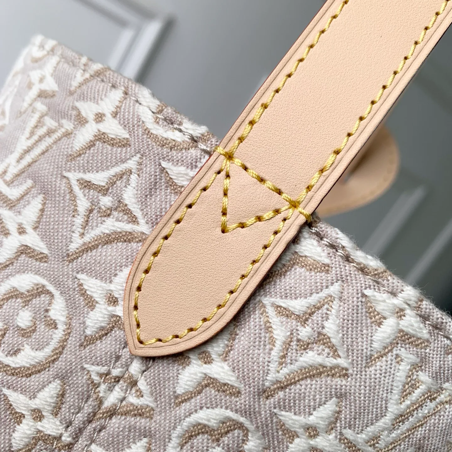Women's Classic Handbags LOUIS VUITTON 17806373