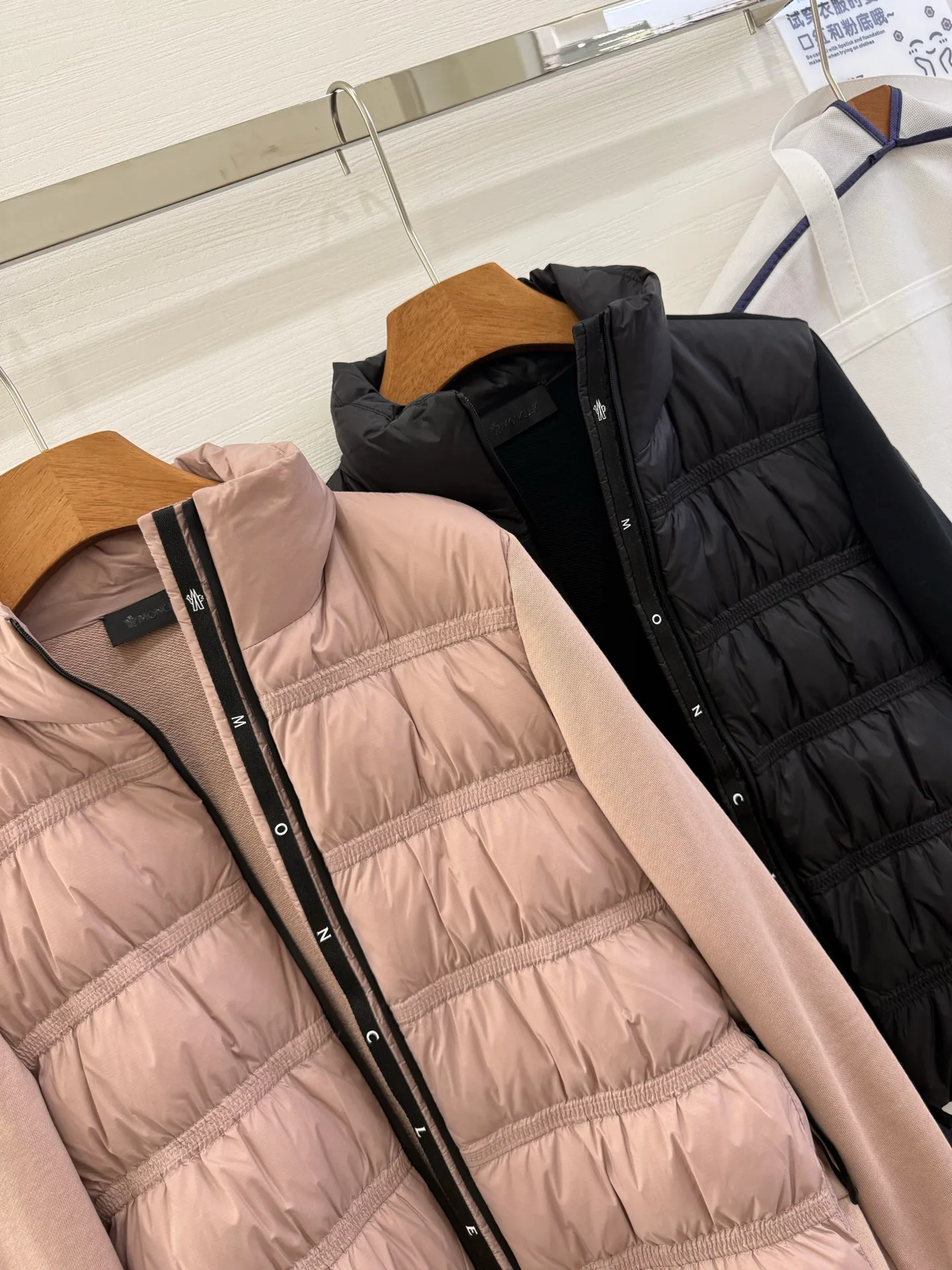 Women's Jackets And Down Jackets MONCLER 17918899