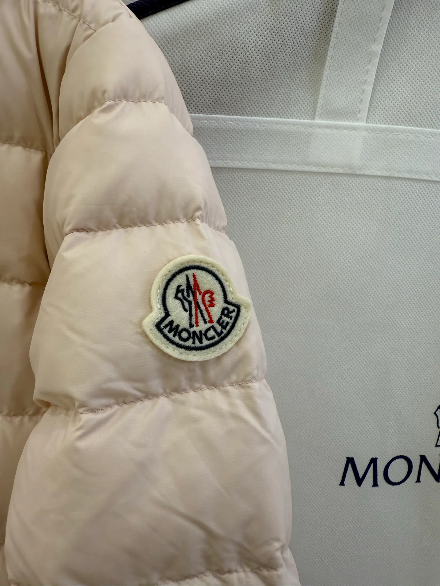 Women's Jackets And Down Jackets MONCLER 17918906