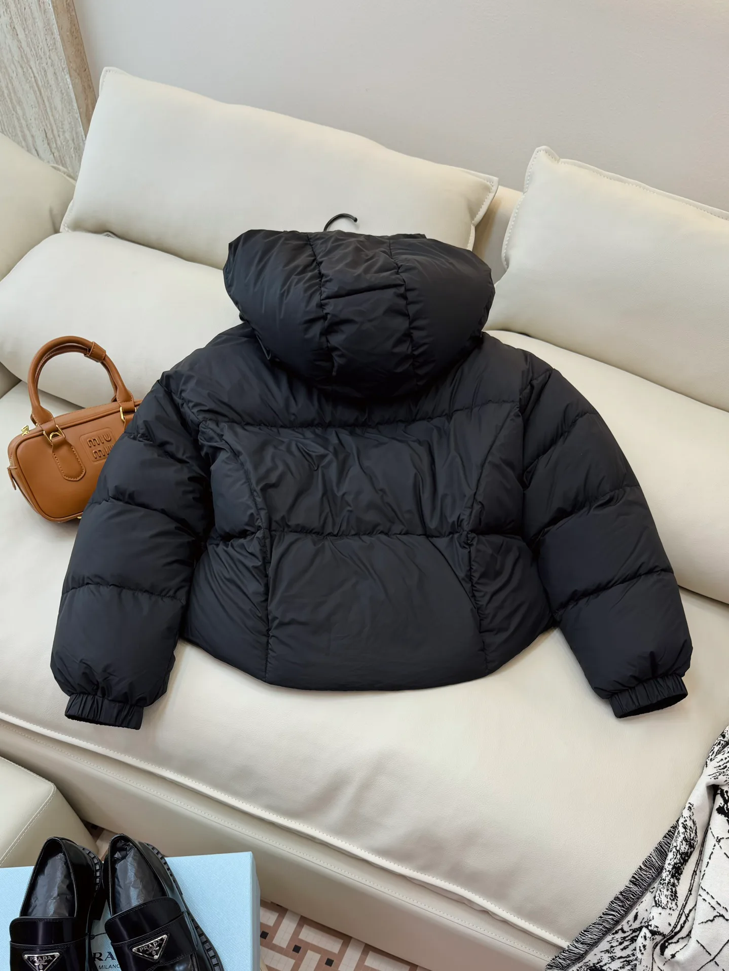 Women's Jackets And Down Jackets PRADA 17910127