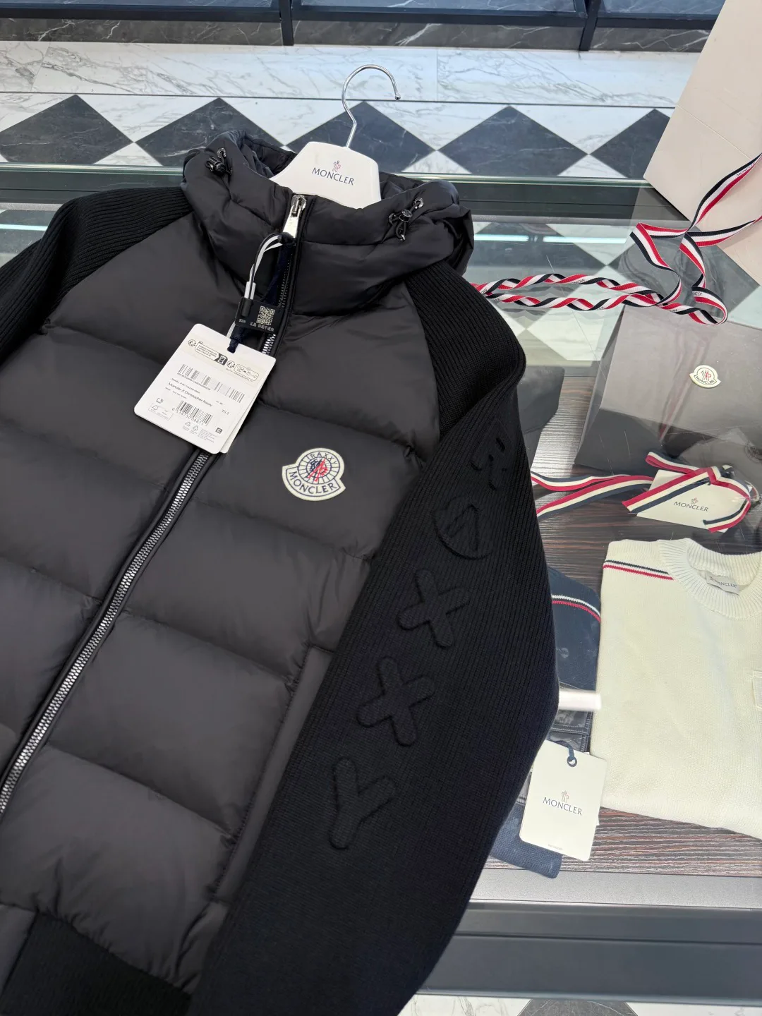 Women's Jackets And Down Jackets MONCLER 18007613