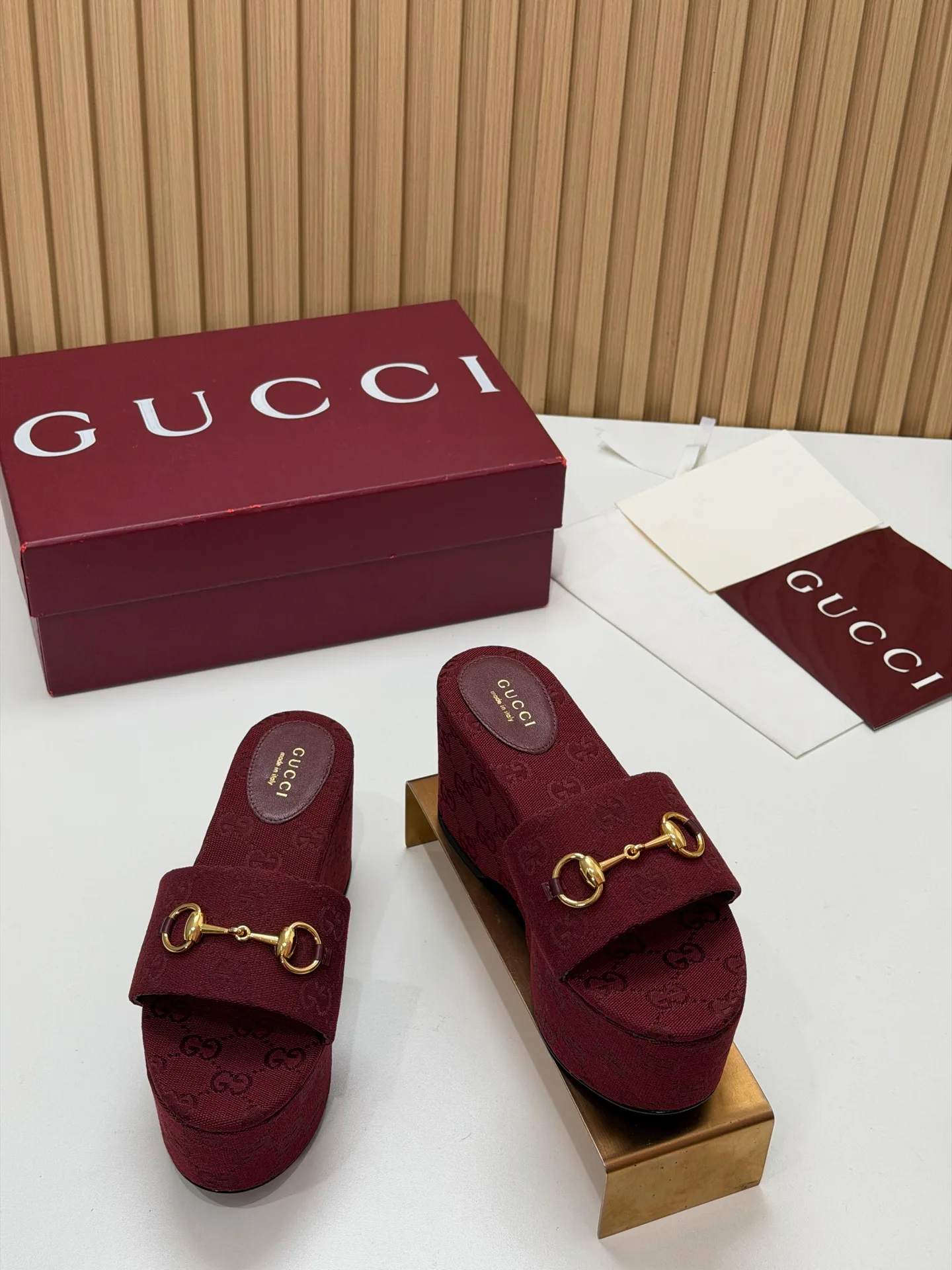 Women's Open-Toe Sandals GUCCI 17631675
