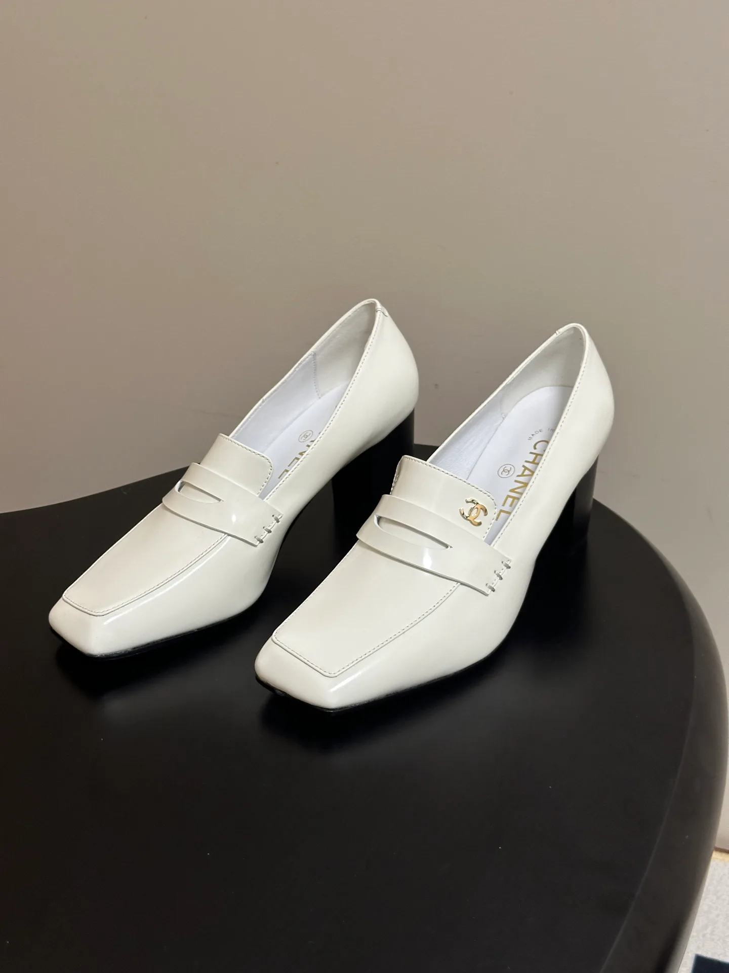 Women's Loafers And Moccasins CHANEL 18049689