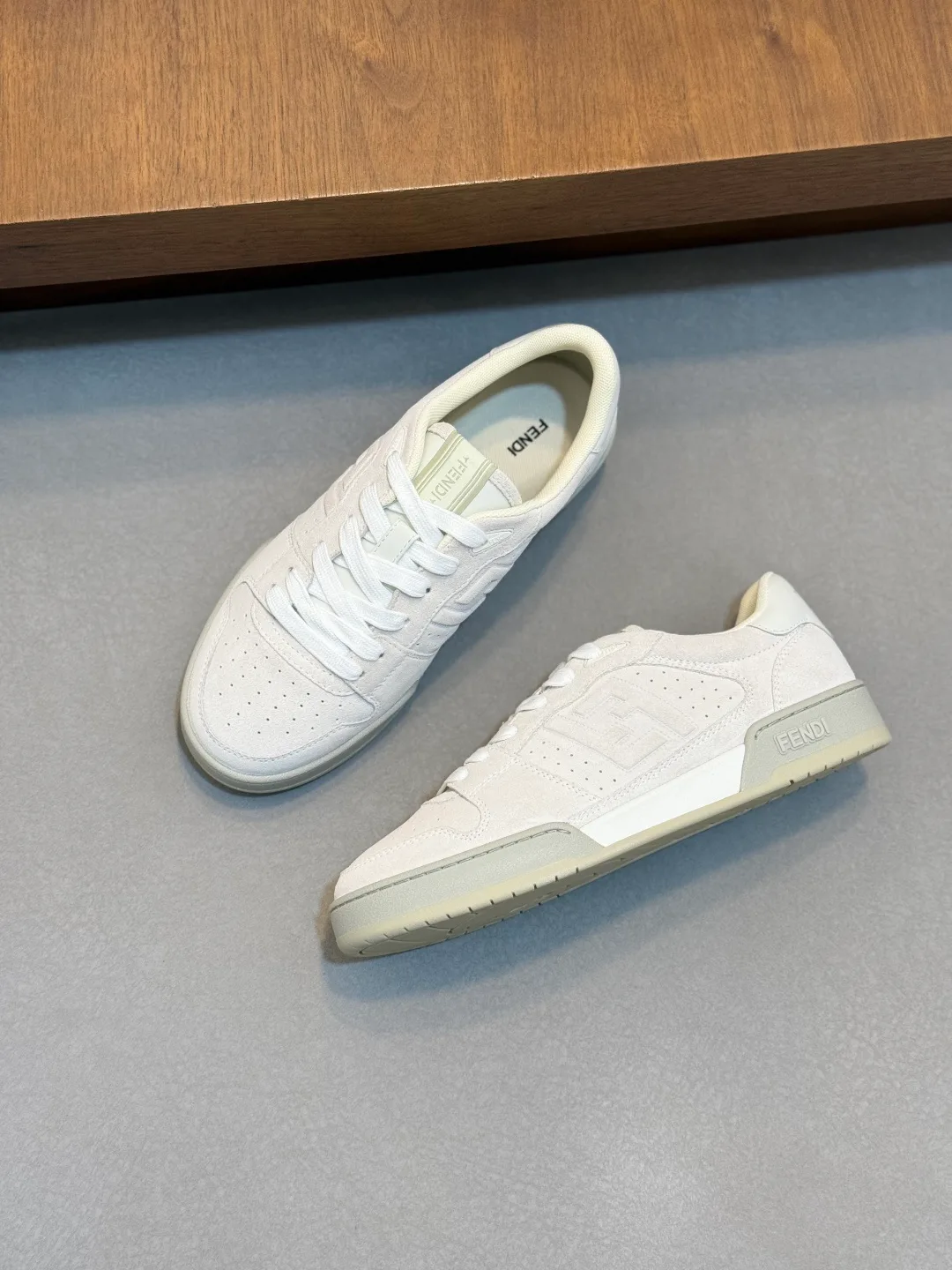 Women's Sneakers FENDI 18116591