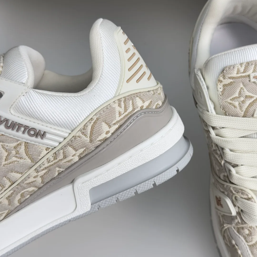 Women's Sneakers LOUIS VUITTON 17772023