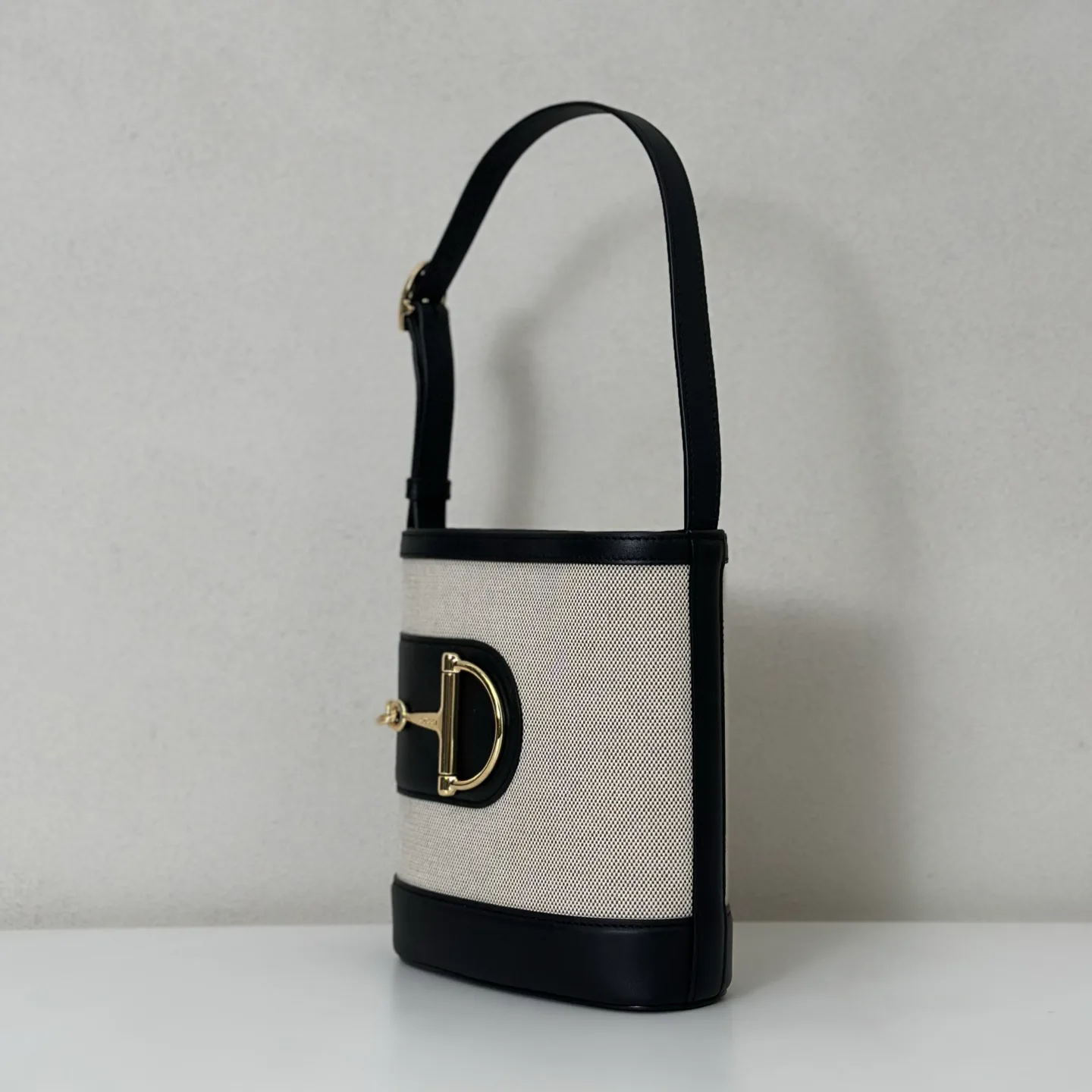 Women's Classic Handbags GUCCI 18310181