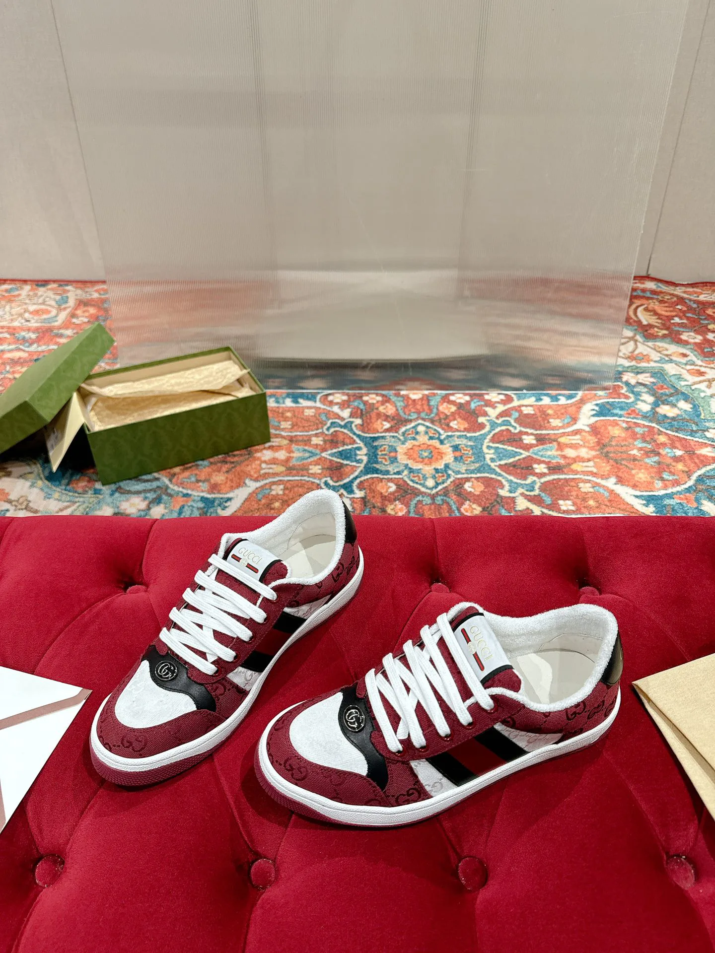 Women's Sneakers GUCCI 17956655