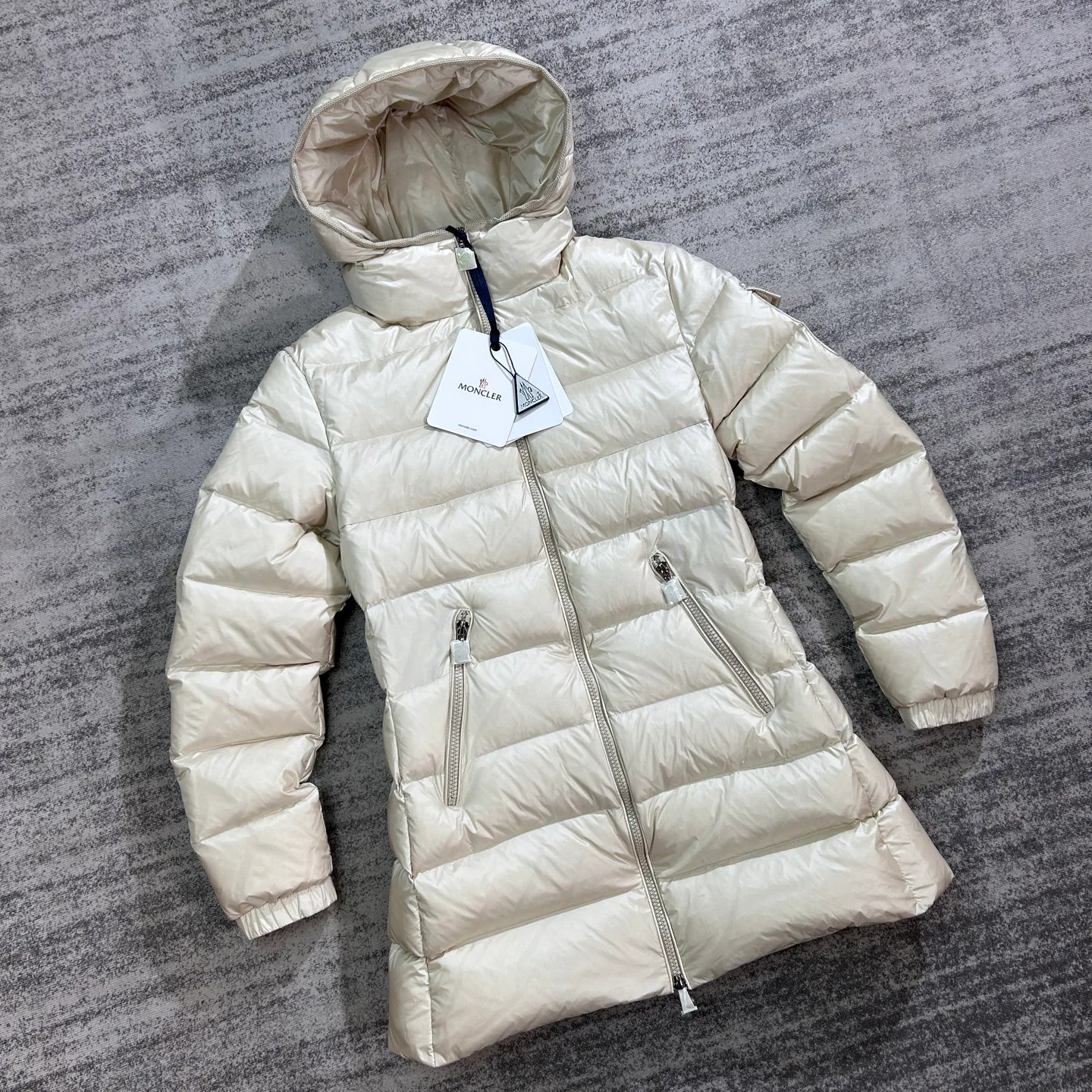 Women's Jackets And Down Jackets MONCLER 18134515