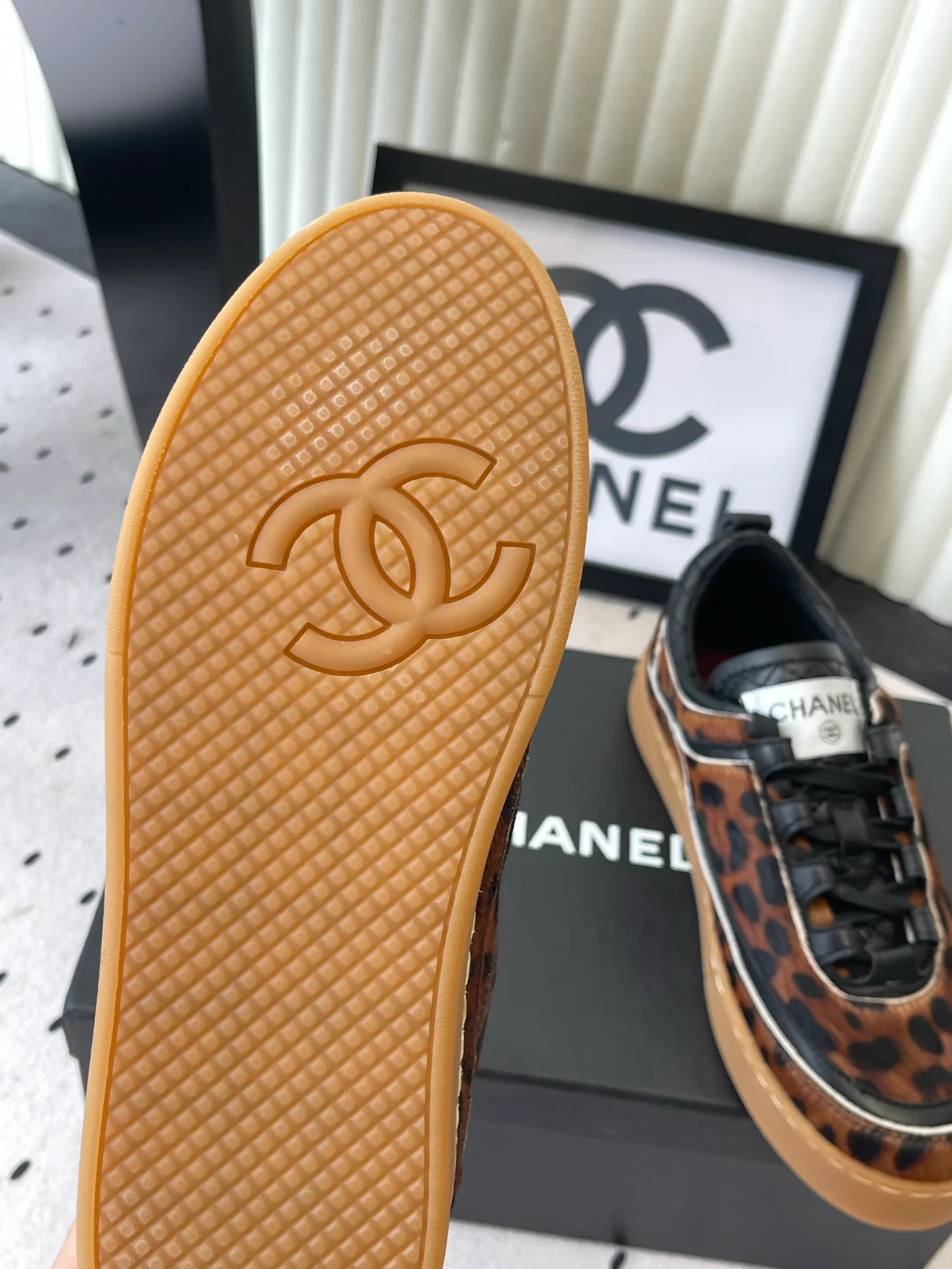 Women's Sneakers CHANEL 18069881