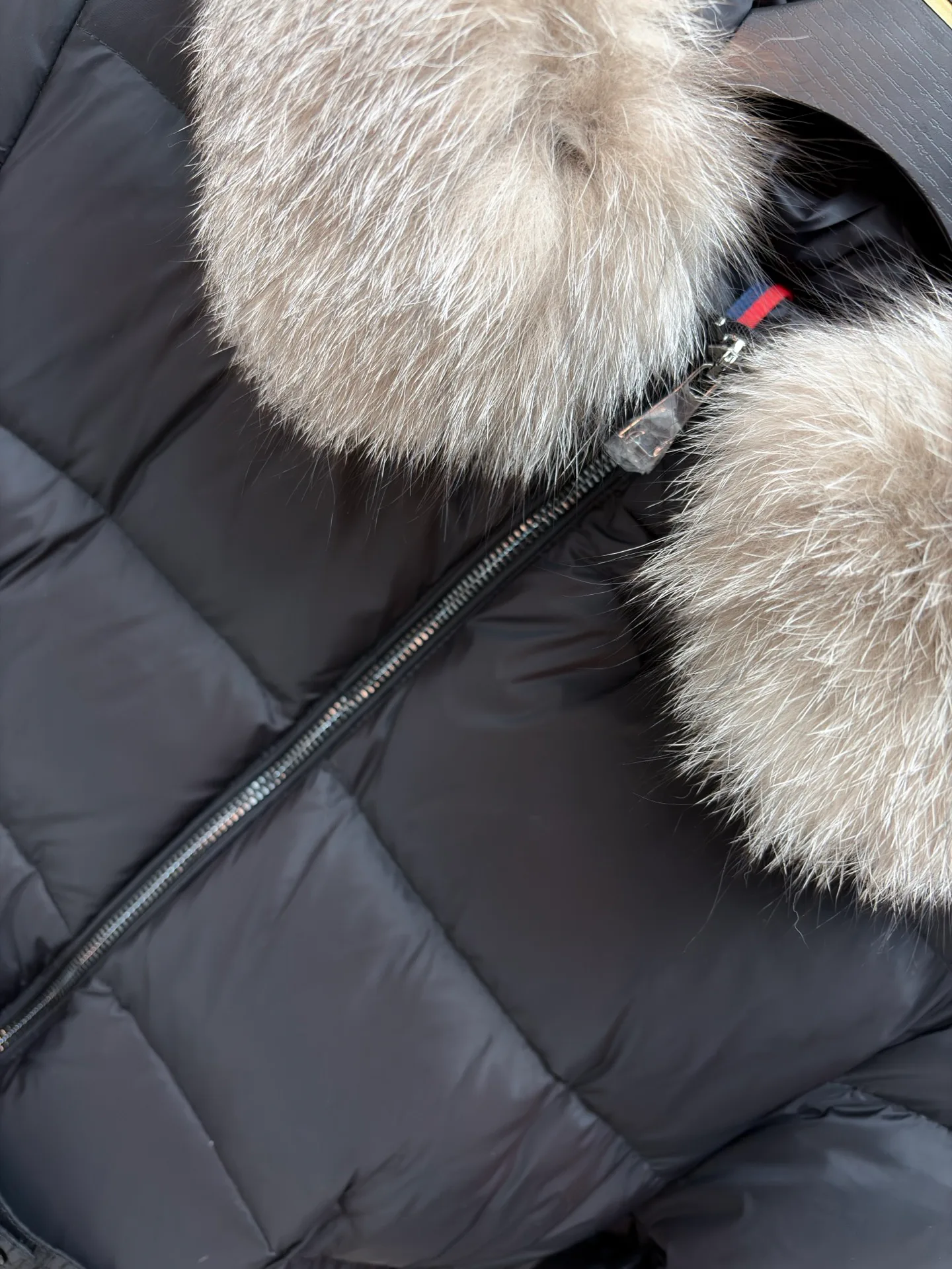 Women's Jackets And Down Jackets MONCLER 18007155